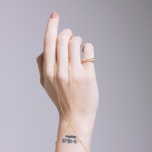 anel-reto-dedo-mindinho-aura-regulavel-com-banho-em-ouro-18k-02