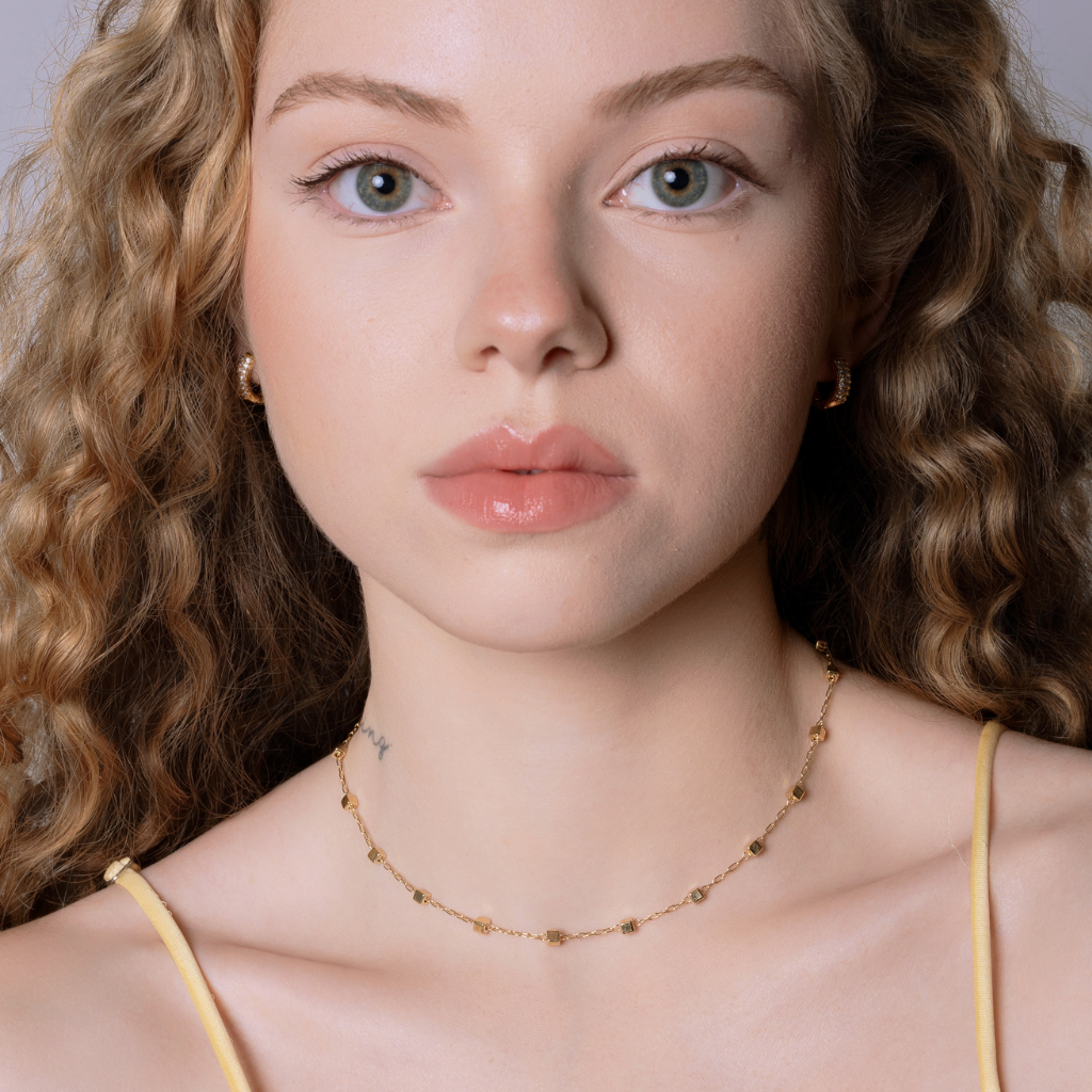 Choker Quadradinhos Aura Banhado á Ouro 18K